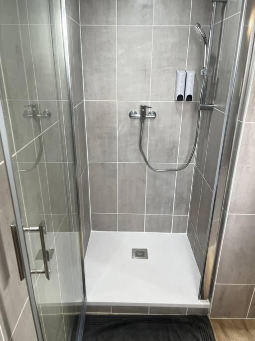 Verdi Studio Cosy Au Calme Parking Gratuit Chasse-sur-Rhone Luaran gambar