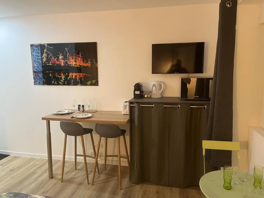 Verdi Studio Cosy Au Calme Parking Gratuit Chasse-sur-Rhone Luaran gambar