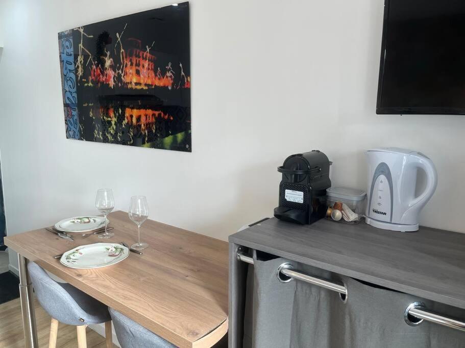 Verdi Studio Cosy Au Calme Parking Gratuit Chasse-sur-Rhone Luaran gambar